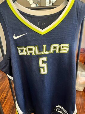 Paige Bueckers Dallas Wings jersey